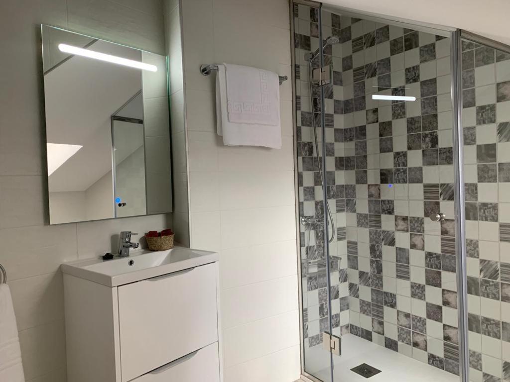 Apartamento Los Arcos Llanes Exteriör bild